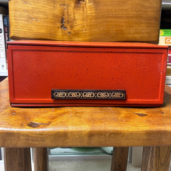 Awesome vintage 70s burnt orange cabinet mounted paper towel dispenser / holder - Picture 1 of 7